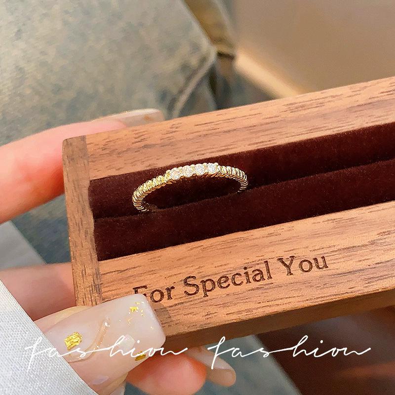 Elegant Butterfly Zircon Silver Ring: Women's High-End Luxury Style Jewelry