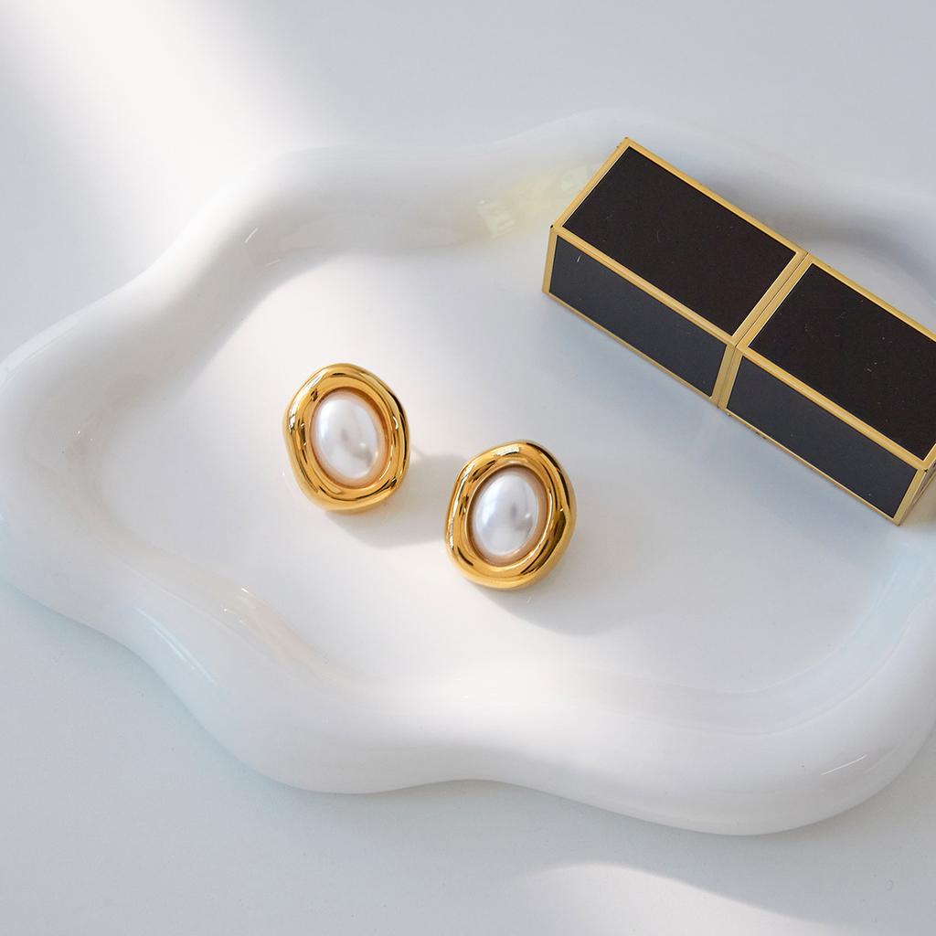 European and American resin pearl stud earrings titanium steel earrings 18k gold stainless steel