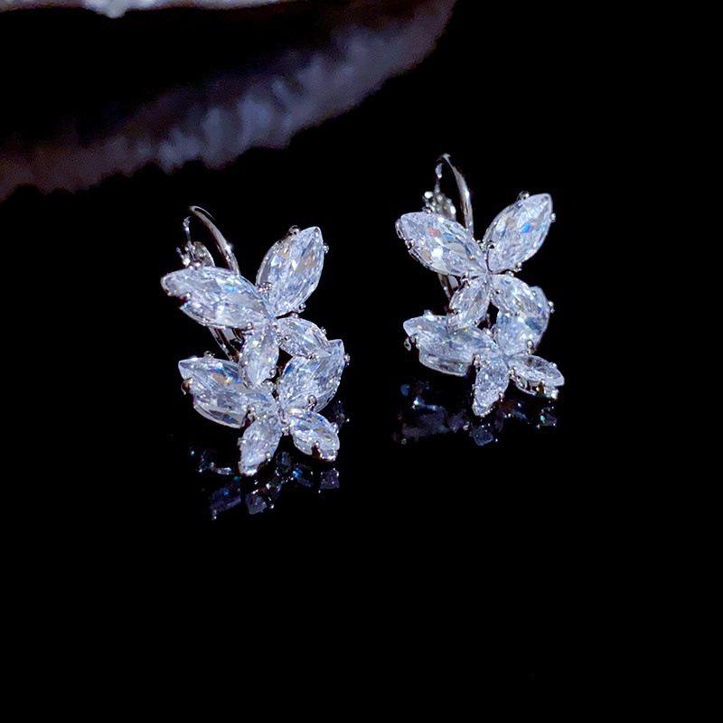 Luxury Crystal Butterfly Stud Earrings - Elegant  Versatile Niche Design