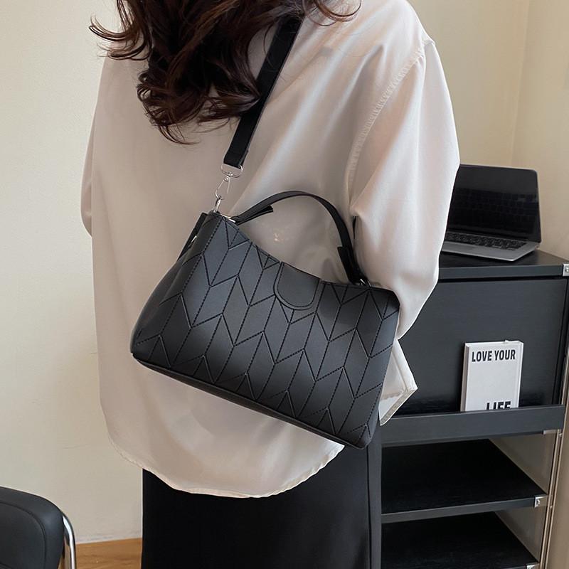 Stylish Pu Leather Urban Handbag For Women Trendy Shoulder And Crossbody Bag