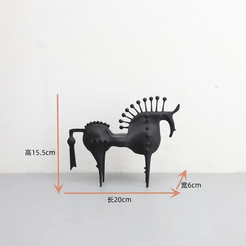 Black Horse Metal Spike Sculpture Ornament, Living Room Desktop Animal Model Horse Sculpture, Office Study, Home Decoration