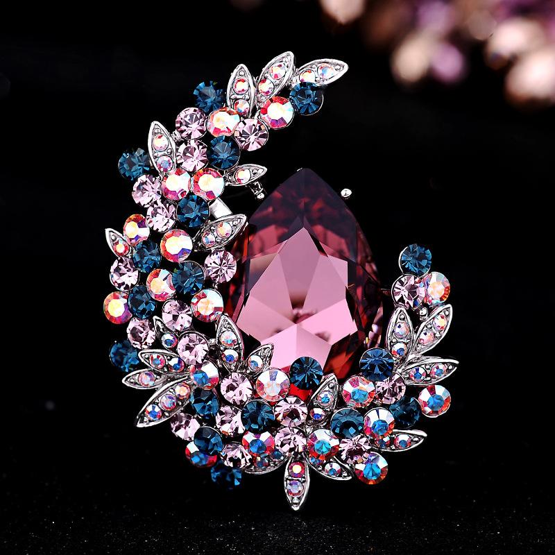 Temperament Crystal Brooch Women's Sweater Autumn and Winter Accessories Versatile Atmospheric Pin Simple Personality Corsage