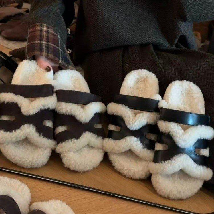 2025 soft bottom autumn and winter new open-toe comfortable daily flat bottom one-word drag black fluffy slippers women's outer wear