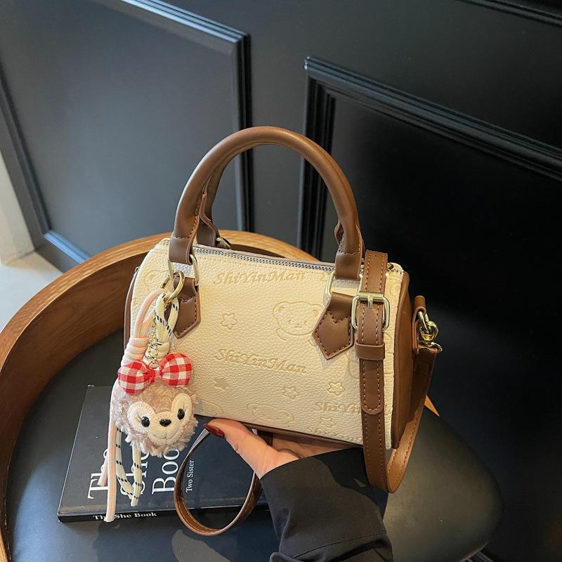 Premium Texture Small Bag Women's 2025 New Summer Popular Versatile Messenger Bag Fashion Super Fire Portable Pillow Bag