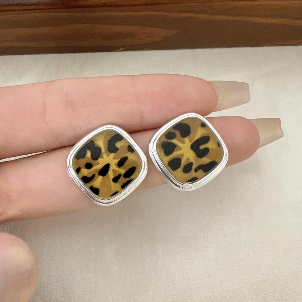 Sweet Style Resin Leopard Print Square Stud Earrings - Women's Fashion, Light Luxury, Versatile, and Unique