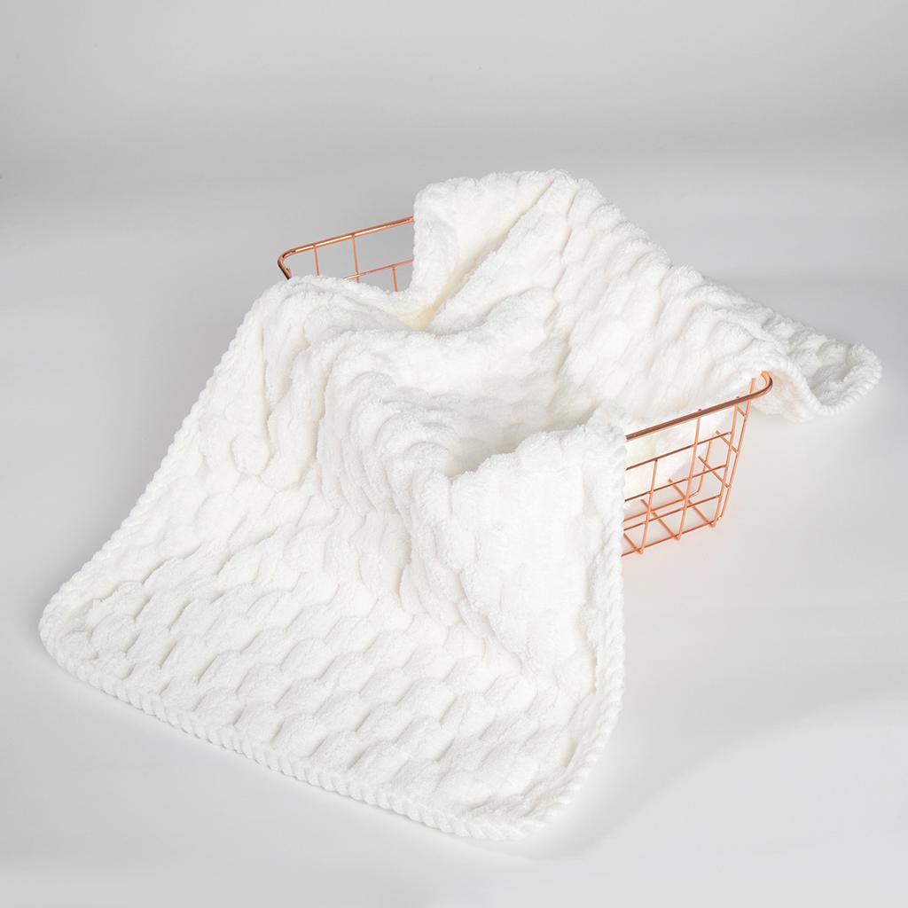 Cloud Grid, Marshmallow Coral Fleece Towel, Soft, Water-absorbing and Quick-drying, No Hair Loss Towel, Soft Household Adult Towel