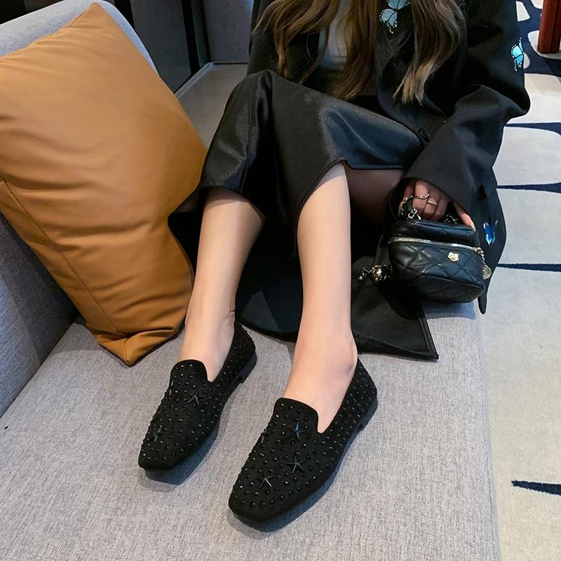 Мода 2024 года модная женская обувь женские туфли на плоской подошве горячая распродажа повседневные туфли на плоской подошве с квадратным носком женские туфли высокого качества на плоской подошве с заклепками низкие каблуки Zapatos 35 чёрный 3259₽