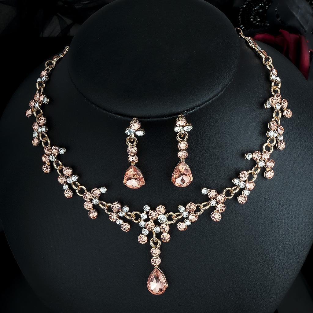 European and American Retro Necklace Earrings Set Bridal Wedding Banquet Dress Accessories Exaggerated Luxury Ruby Two-piece Set 2026