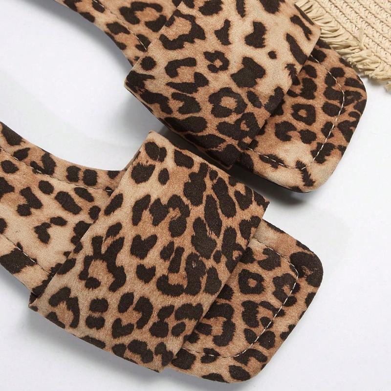 Fashion Women's Comfortable and casual Slippers Flat Shoes Summer 2025 New Hot Selling Round Toe Fashionable and Sexy Women's Slippers
