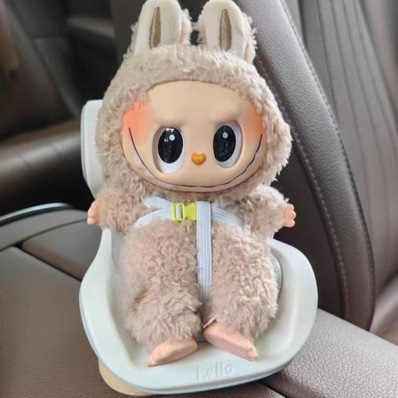 Geeignet für Labubu Mini-Sicherheitssitz Lüftungsschlitz Auto-Dekoration Niedliches Cartoon-Spielzeug Kreatives Zubehör Geschenk für Auto-Innenräume