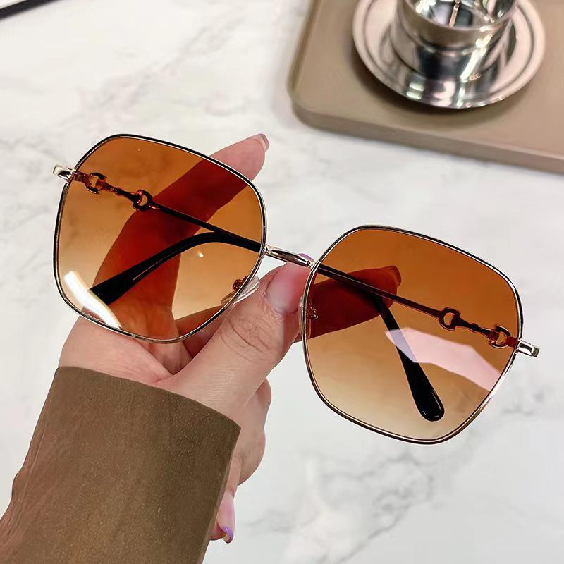 Unisex Slimming Square Metal Frame Anti-UV Sunglasses for Women