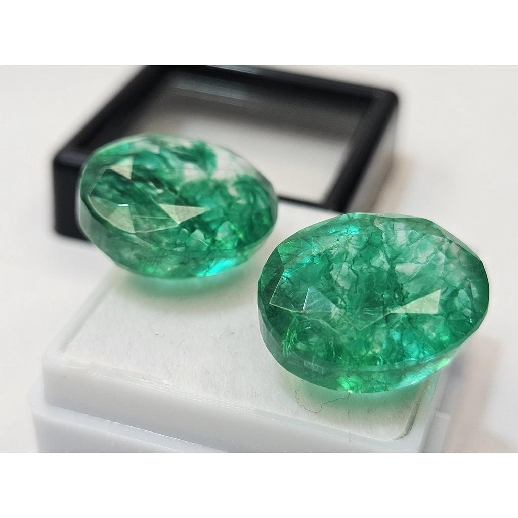 Fabulous Emerald Green Colombian Oval Cut 27-28 Ct Certified Loose Gemstone