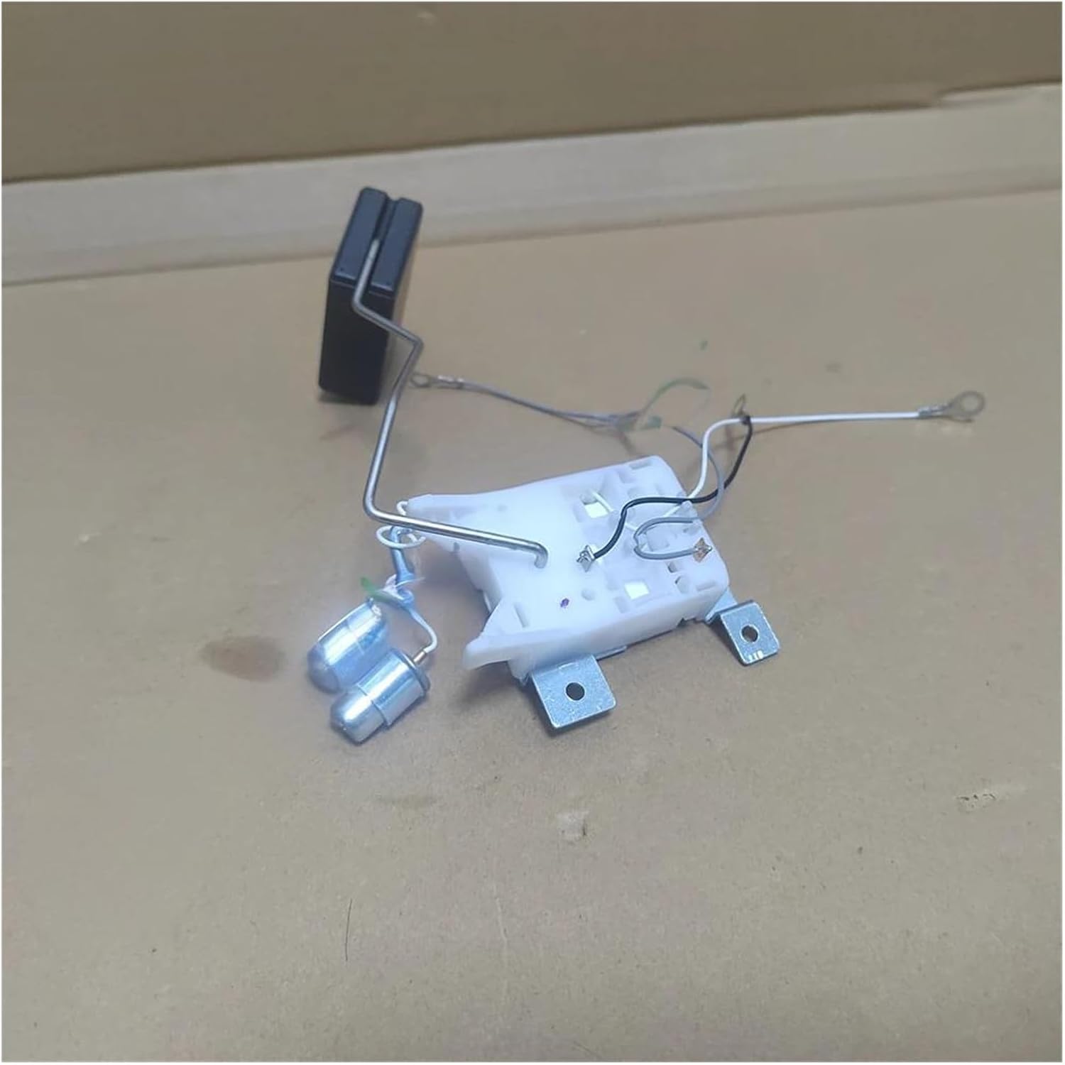 

Fuel Level Sending Unit 94460-29810 9446029810, Compatible For Hyundai Elantra 1995-2001/Tiburon, Fuel Gauge Sensor Assembly