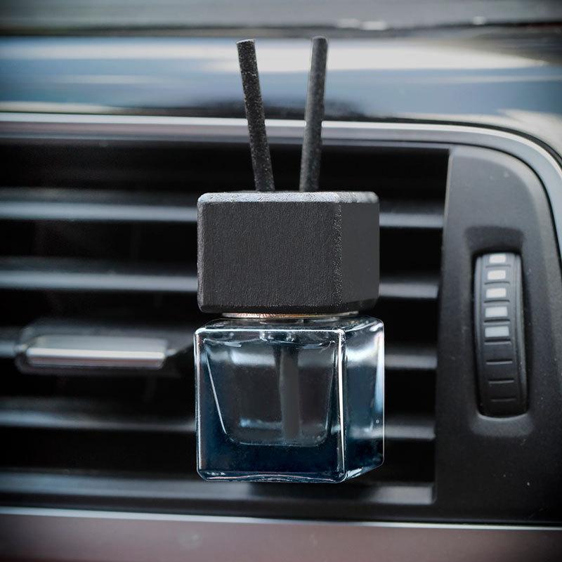 1 Piece Car Decoration Square Car Hanging Glass Bottle Air Freshener Empty Bottle Aromatherapy Ornament Pendant Diffuser