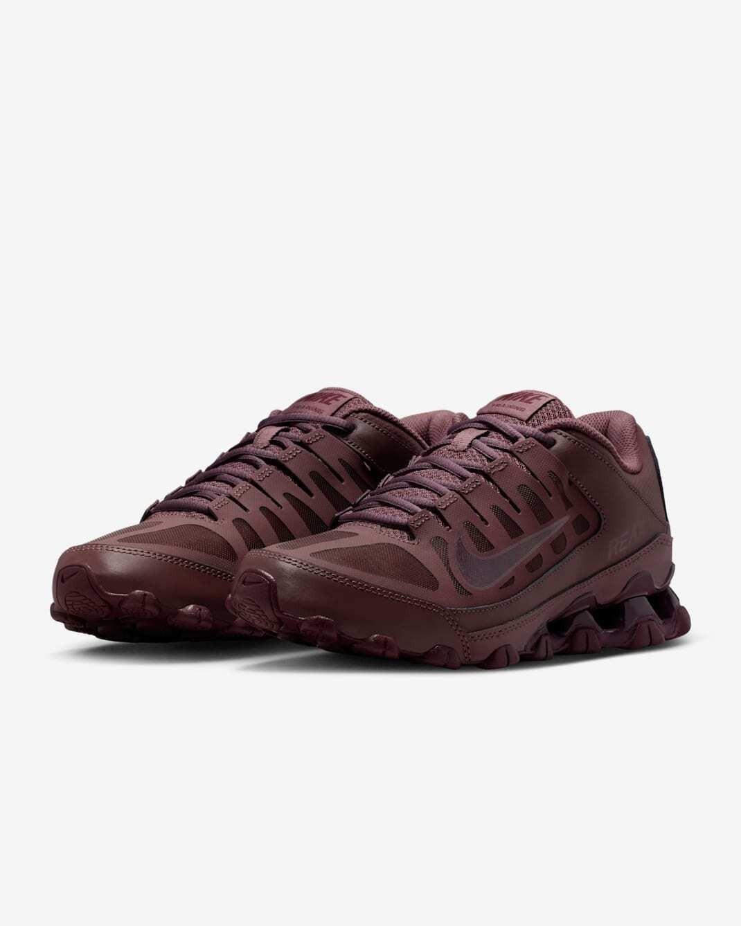 IO2400-500 Nike Reax 8 TR Tattoo Burgundy Crush (Women s) 10W