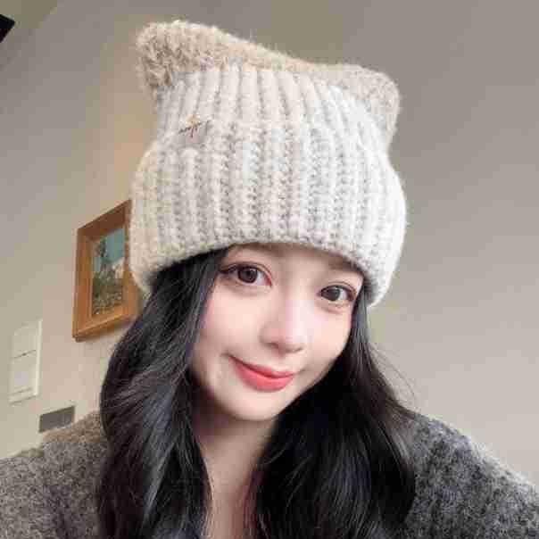 2025 Season Cute Cat Ears Plush Knitted Hat Women's Cold and Warm Ear Protection Hat Shows Small Face