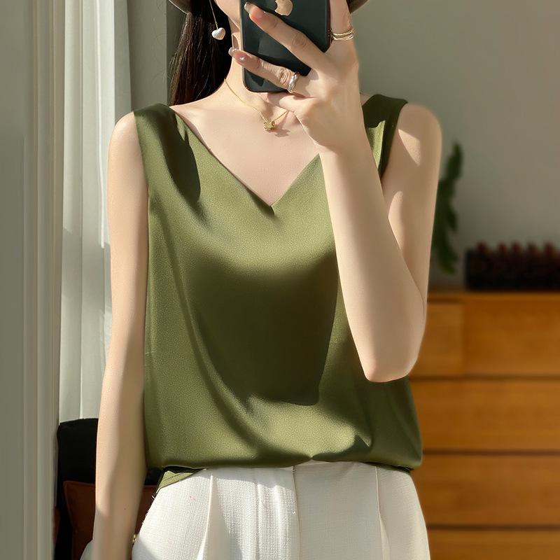 

Женская атласная майка на бретелях с V-образным вырезом - Универсальный летний топ M 100-110 lbs