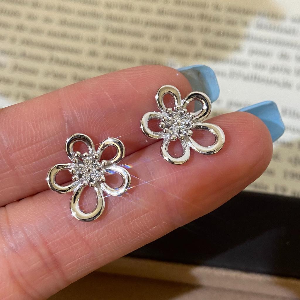 Zircon flower simple fashion stud earrings gentle and elegant temperament earrings niche design sense great good-looking ear jewelry women