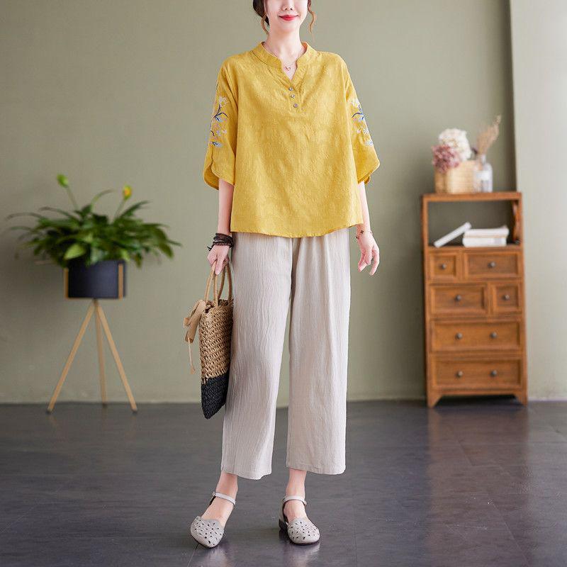 Chic Embroidered Cotton Linen Plus Size Summer Suit for Women - Short Sleeve Two-Piece Set