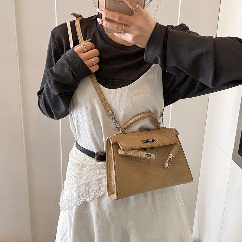 Handbag Women's New Versatile Shoulder Casual Messenger Bag