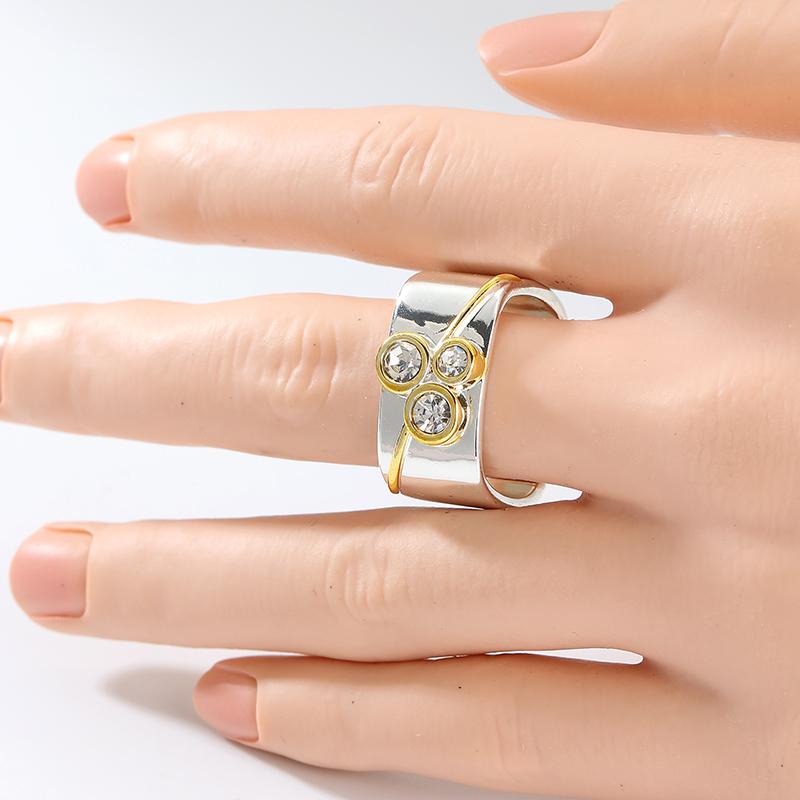 Vintage Hand Carved Women's Ring Creativity Two Color Metal Geometry Daily Wear Party Jewelry Anniversary Gift