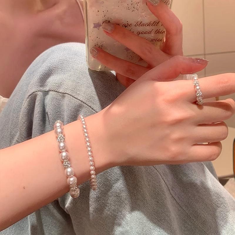 Super Dazzling and Exquisite Zircon Pearl Bracelet - Elegant and Exclusive Layered Hand Pendant for Women