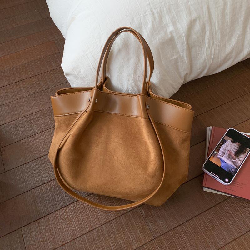 

Retro new women s dumpling bag large-capacity vegetable basket bagpatchwork tote bag, hasp handbag women s shoulder armpit bags 35x11x26cm коричневый