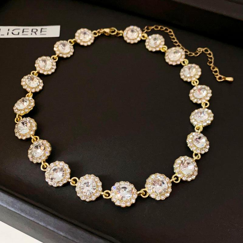 

Vintage Colorful Inlaid Rhinestone Geometric Necklace for Women Fashion Chain Light Luxury Temperament Accessories