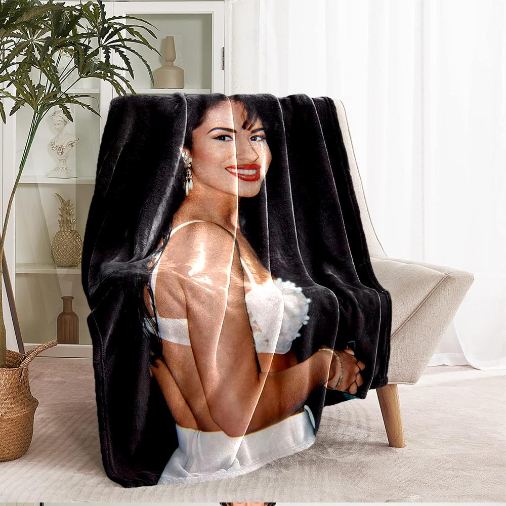 Coperta Stampata a Tema Selena Quintanilla - Perfetta per Divano, Letto, Viaggio e Uso Esterno | Lavabile in Lavatrice, Accogliente e Resistente.