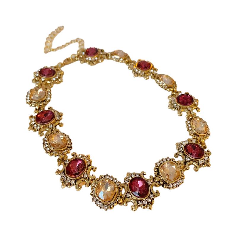 Vintage Diamond-Set Round Necklace: High Court Style Fashion Clavicle Chain Jewelry