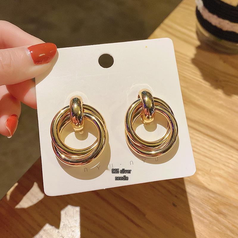 Korean Retro Minimalist Hoop Earrings for Women - High-End Cool Niche Style Ear Jewelry