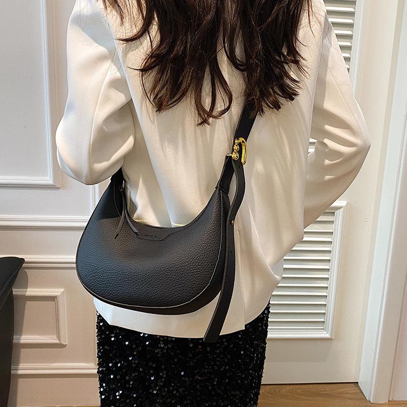 Premium Texture Bag Women's 2025 New Niche Versatile Underarm Bag Popular Simple Shoulder Messenger Bag Dumpling Bag
