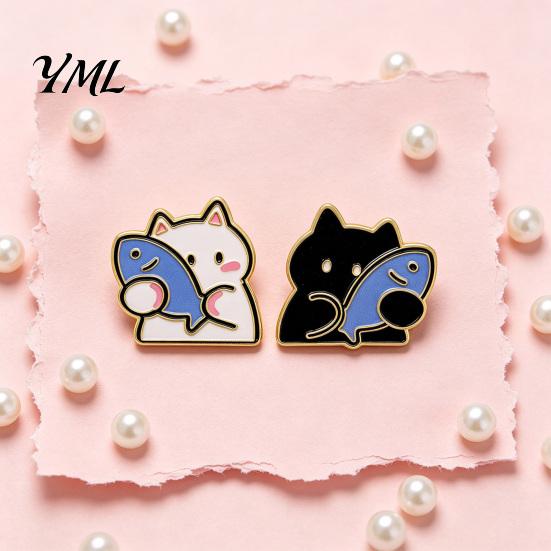 Animal Clothing Accessories Holding Fish Cartoon Cat Brooch, Enamel Kitten Alloy Badge Pin, Backpacks Pin for Hats Scarves Jackets Brooch