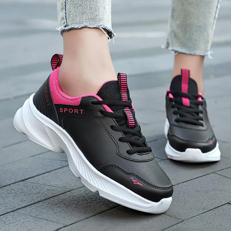 Black sneakers women's spring 2025 new lightweight non-slip soft sole leather surface women's shoes leisure travel running shoes