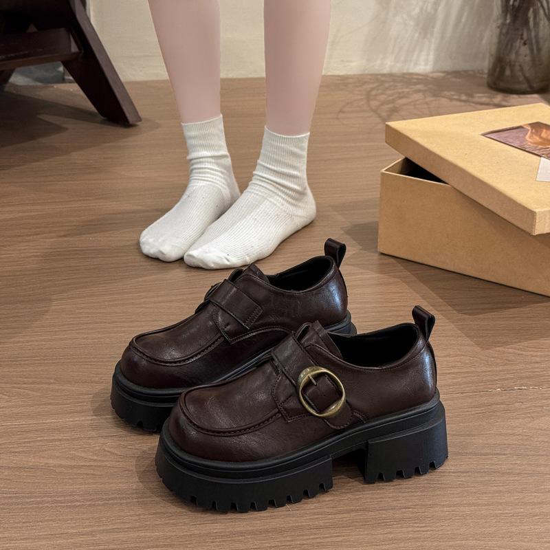 

Женские лоферы на толстой подошве с увеличением роста, новинка весны 2025 года, в британском стиле, маленькие кожаные туфли из искусственной кожи, одинарные туфли 40 коричневый