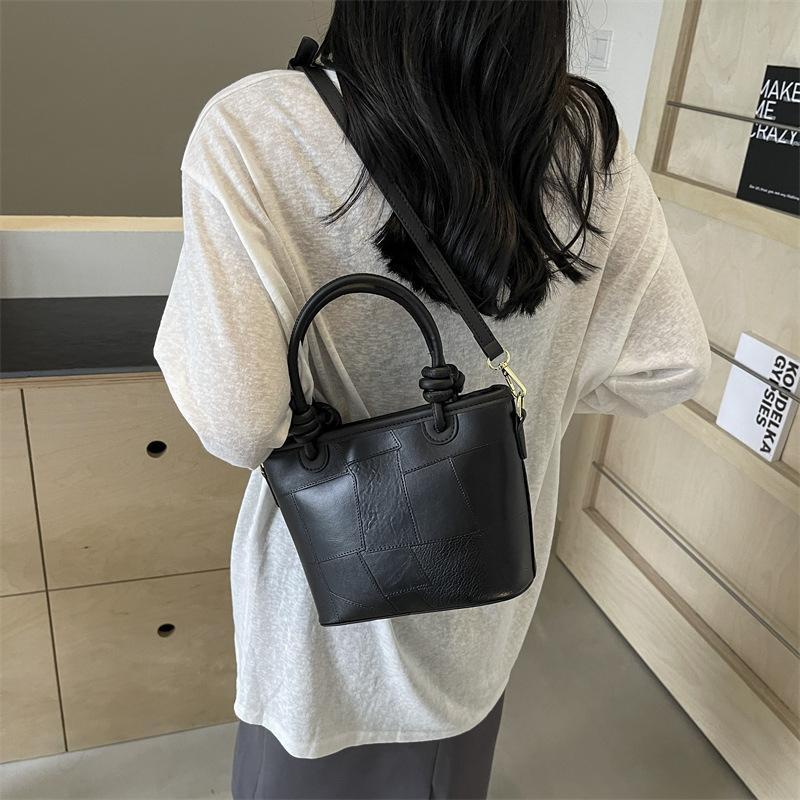 Popular Small Bag Women's Summer New Portable Bucket Bag Fashion Shoulder Messenger Bag Tote Bag Tide