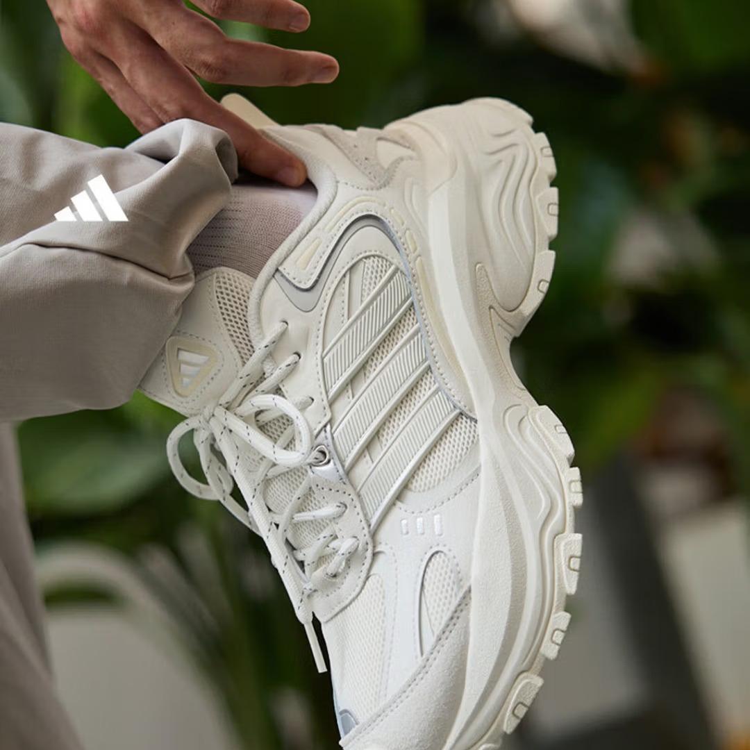 

Вечерние туфли Adidas для знаменитостей - SHADOW FEVER Обувь с амортизацией и возвратом энергии Adidas JQ7624 35.5 белый