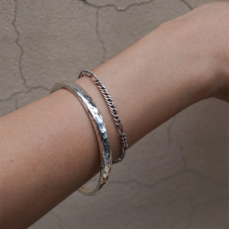 OURPIERRE HAMMERED CUFF BRACELET SILVER