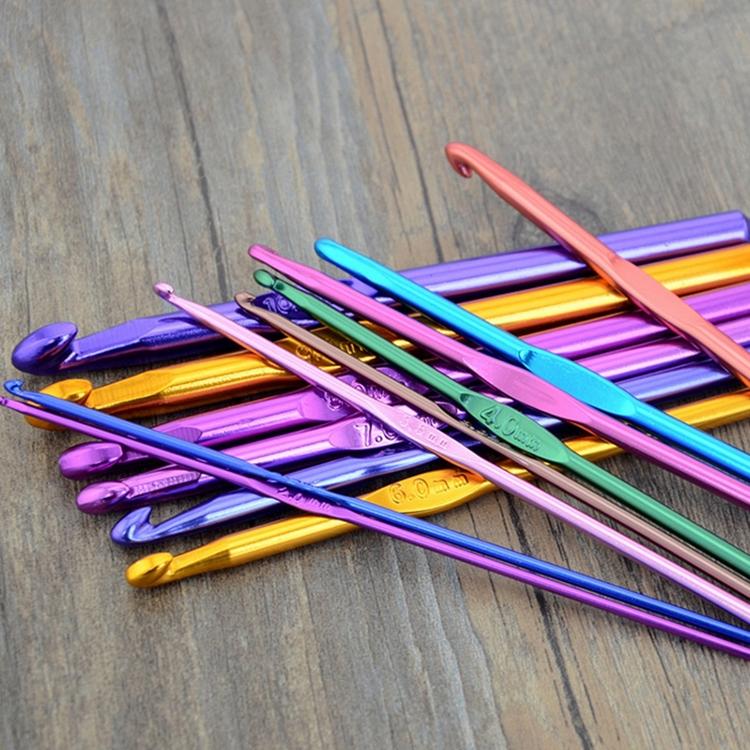 Factory Sale 12Pcs/Set 2mm-8mm Colorful Aluminum Crochet Hook Knitting Needles for Weave Craft Hand Knitting