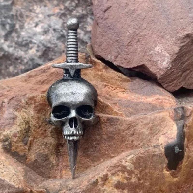 

Personalized Skull Head Cross Sword Brooches For Women Men Vintage Gothic Metal Ghost Head Badge Party Jewelry Pins