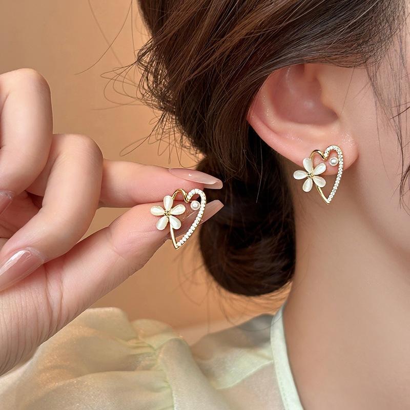 BELLA BOX Silver Needle Light Luxury Zircon Pearl Earrings, High-end And Elegant Light Luxury Stud Earrings