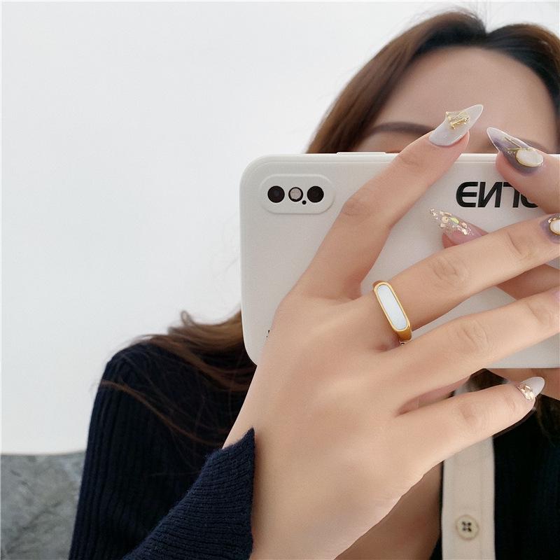 Glossy Shell Titanium Steel Index Finger Ring - Women's Trendy Korean Style with Retro Personality and Mother-of-pearl Design.