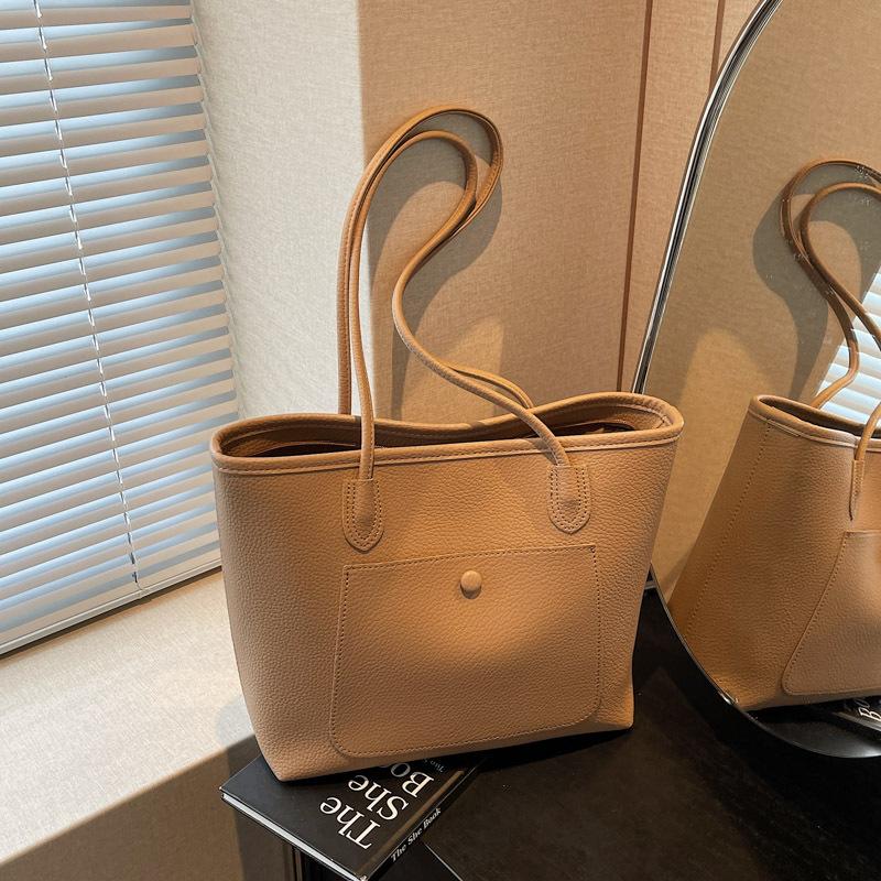 

Сумка большой вместимости женская весна-лето универсальная 2025 новая простая повседневная на плечо текстурная сумка-тоут хаки