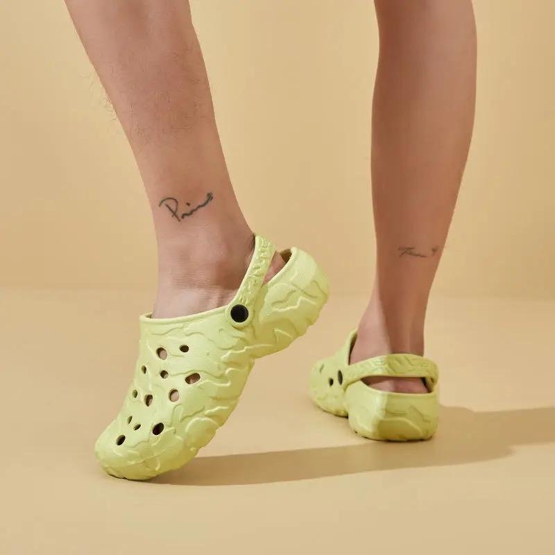 Platform Slippers for Men Outdoor Hole Anti-slip Shoes Clappers 2025 Rubber Trend Casual Mascullino Adult Sandals Man