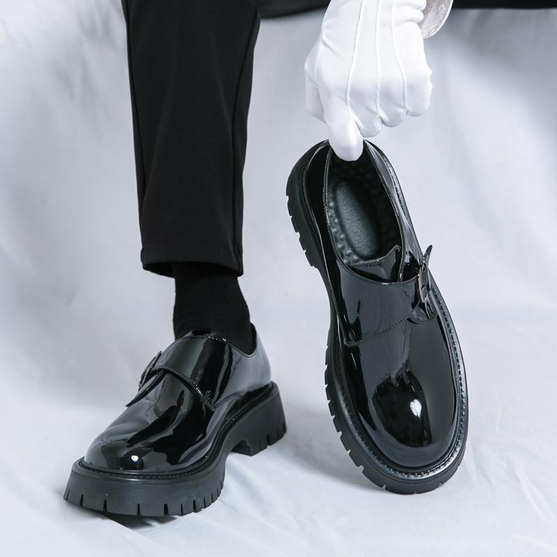 2026 New button-up glossy Derby shoes British thick-soled leather shoes, men's low-top large-head suit casual shoes