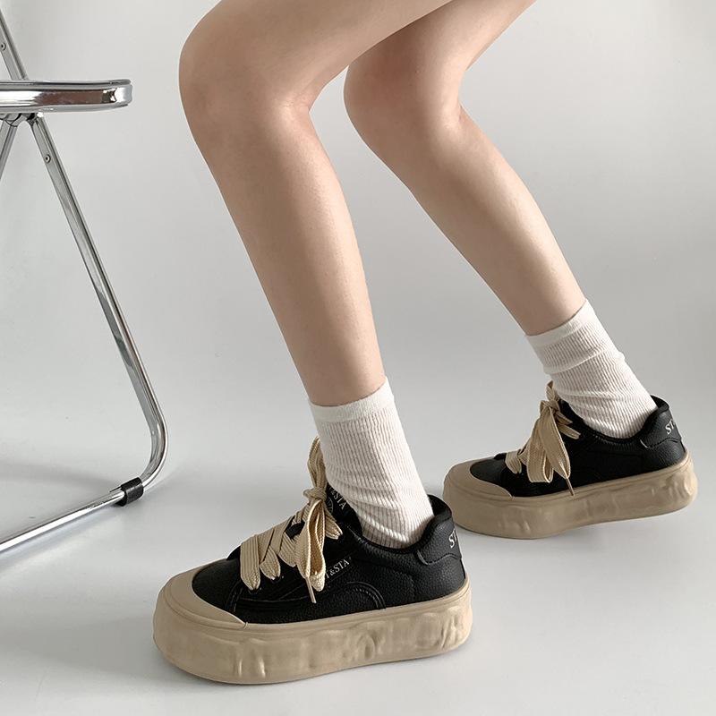 Neformální studentské univerzální jednoduché platformové bílé boty s kulatou špičkou dámské 2025 nové jarní nízké lehké sportovní plátěnky
