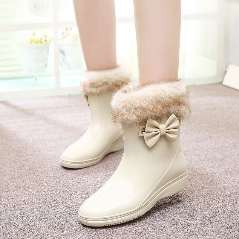 Four Seasons Spring and Autumn Fashion Rain Shoes Women's Rain Boots Korean Short Medium Tube Flat Bottom Non-slip Non-slip Rubber Shoes Overshoes