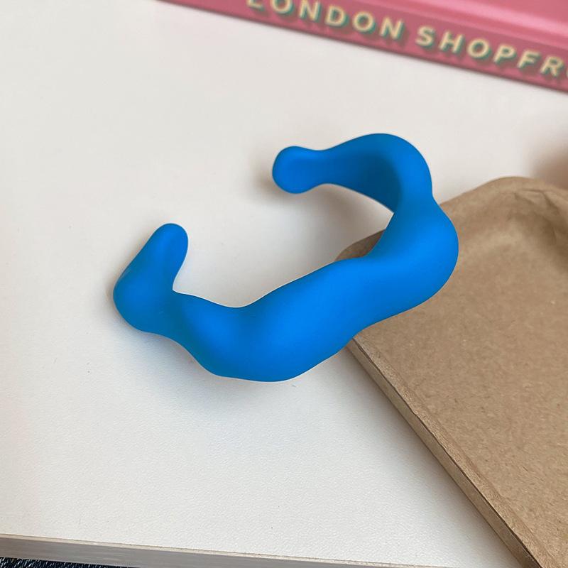 

Acrylic Twisted Square Bangle - European & American Fashion Retro Bracelet, High-End Niche Jewelry