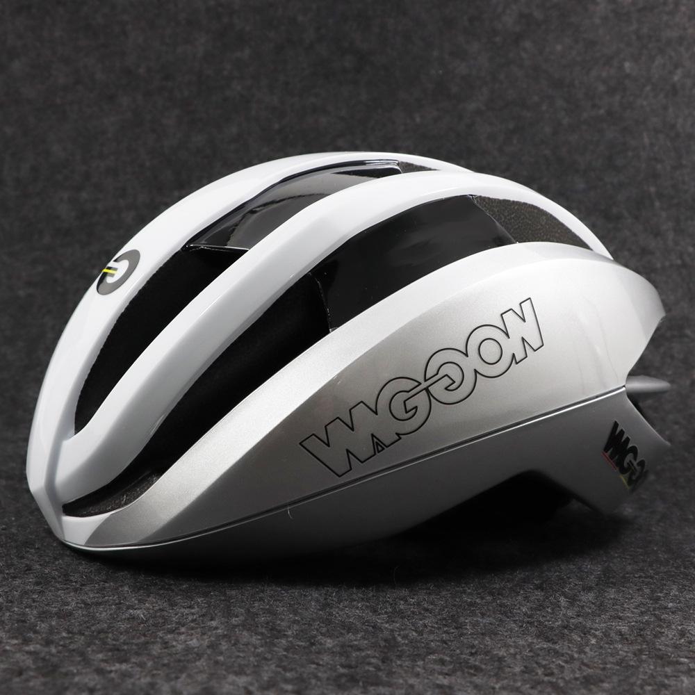 

Cycling Helmet Bicycle Pneumatic Mountain Road Helmet Integrated Cycling Helmet Men s and Women s L серебряный
