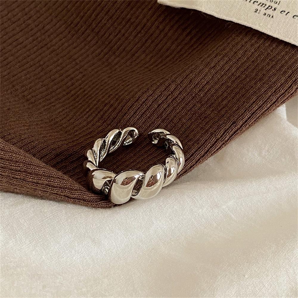 Korean version of sterling silver twist ring, index finger ring, no color loss, simple personality ins open ring